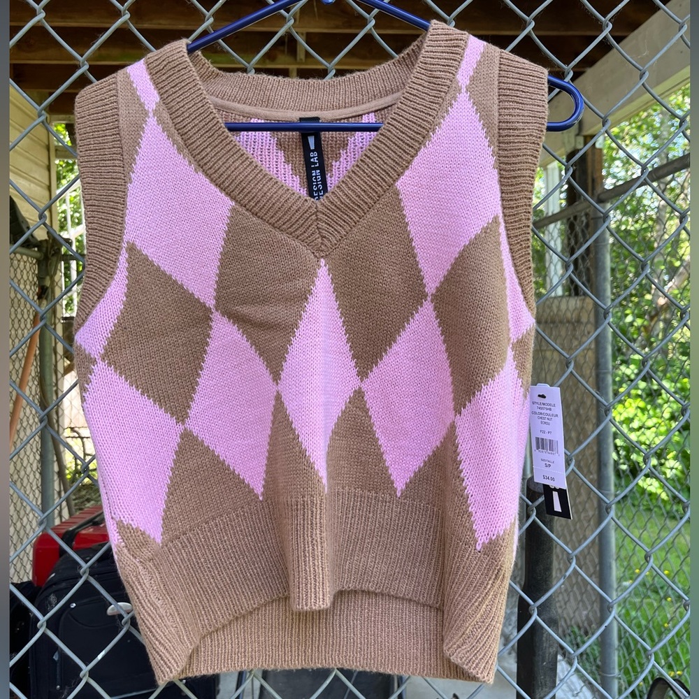 Design Lab Pink Argyle Sweater Vest - BRAND NEW